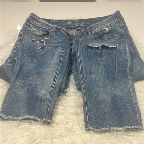 American Eagle Light Blue Ripped Boyfriend Jeans Size 8 - Picture 6 of 8